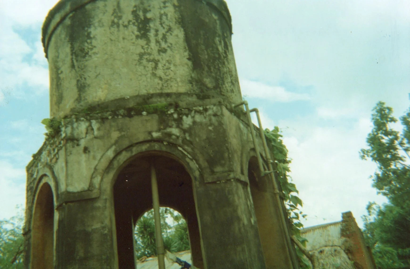 There is no water in the water tank since the water system is destroyed. 