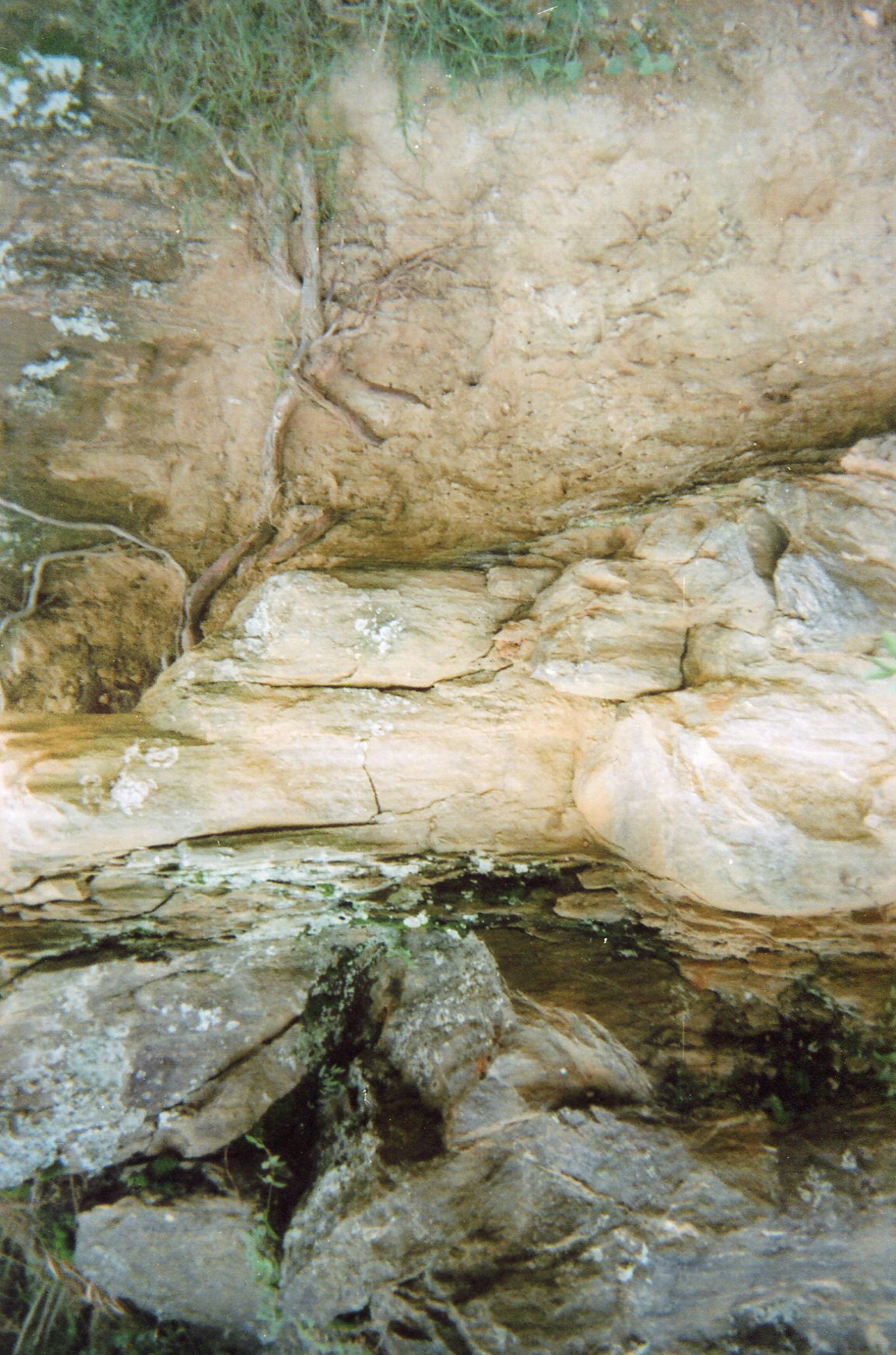  This rock represents the arms depot of the militias.&nbsp; 