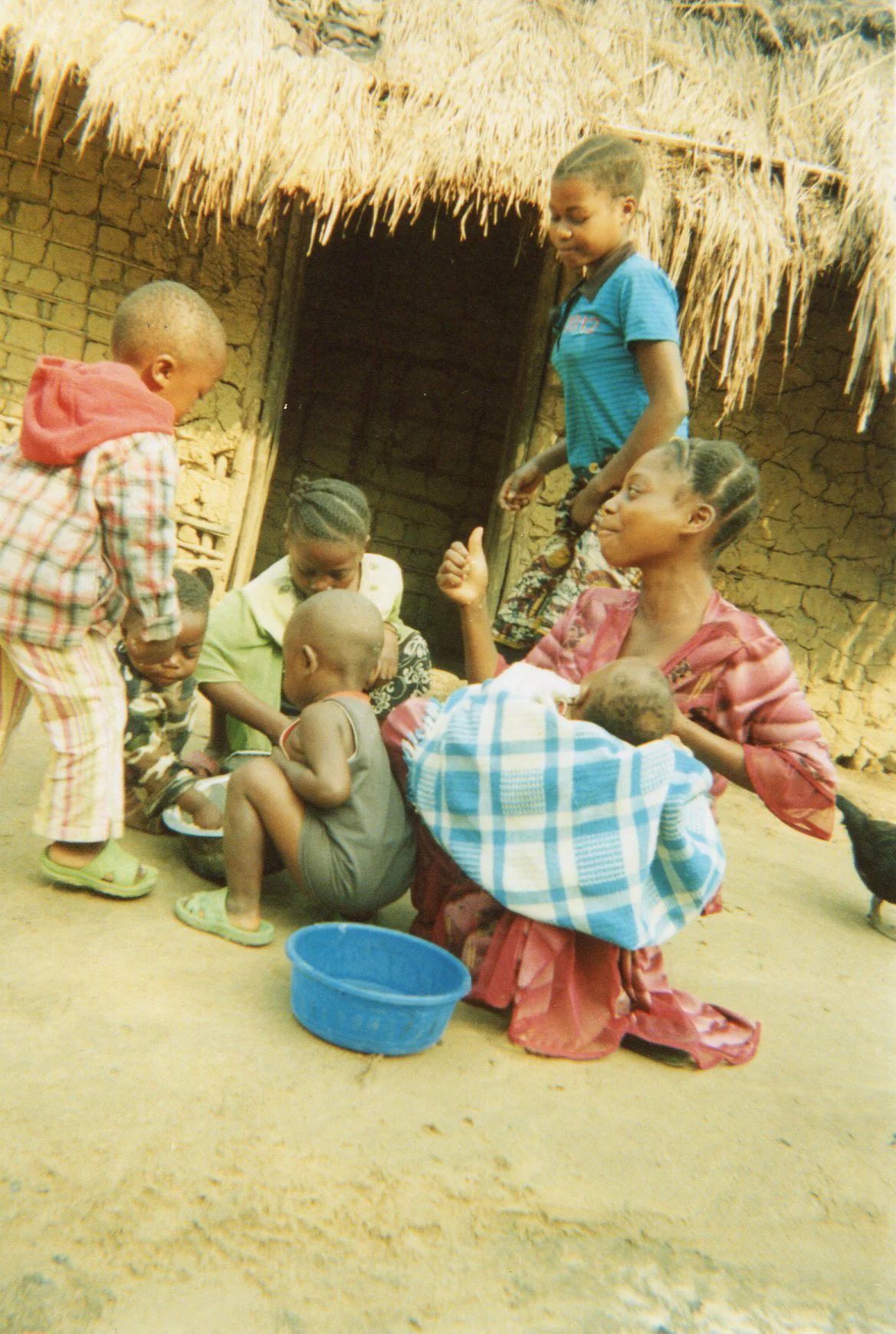 The mom and family of a soldier sends food because of difficulties in the forest. 