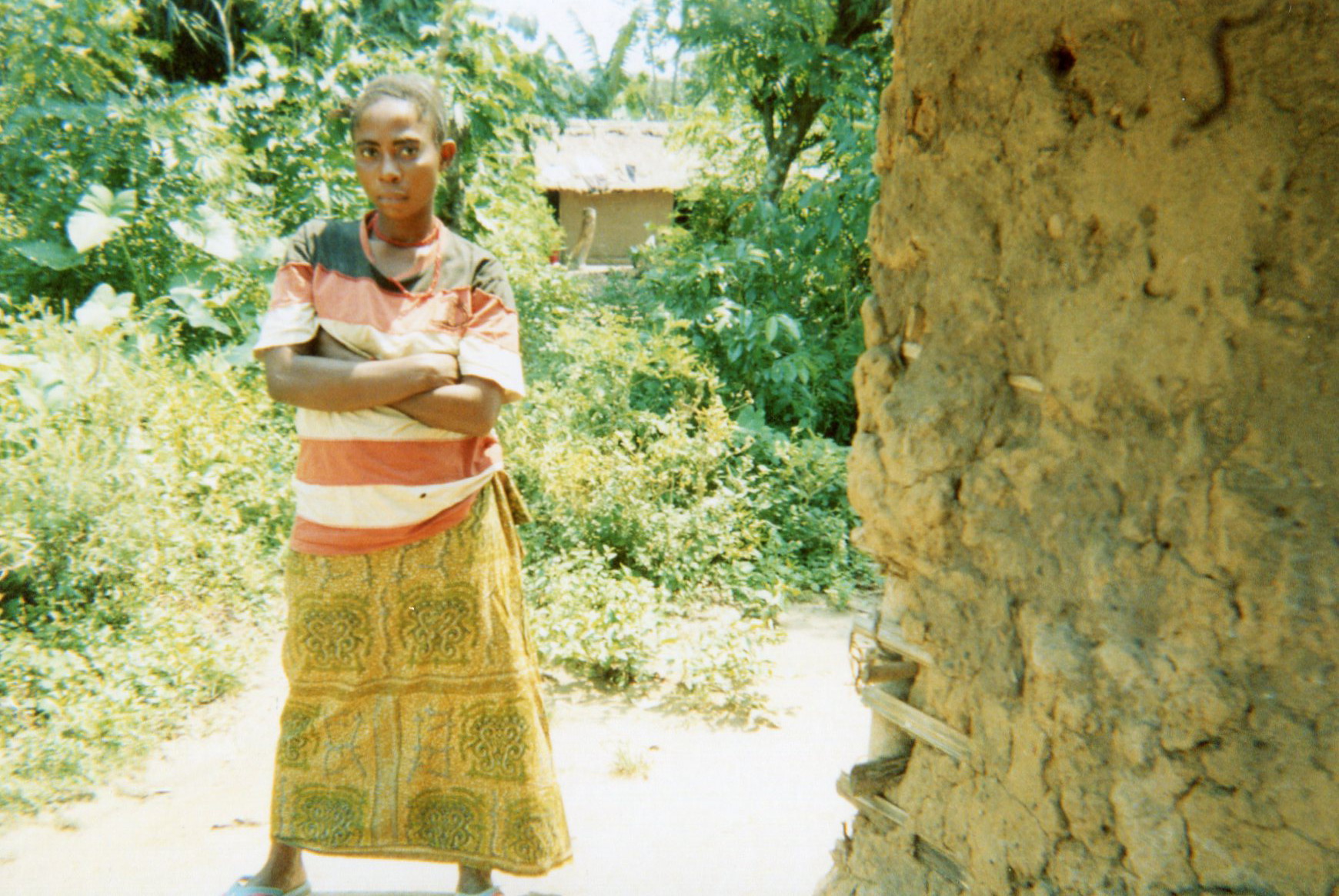  This girl made medicine and prepared food for the soldiers.&nbsp; 