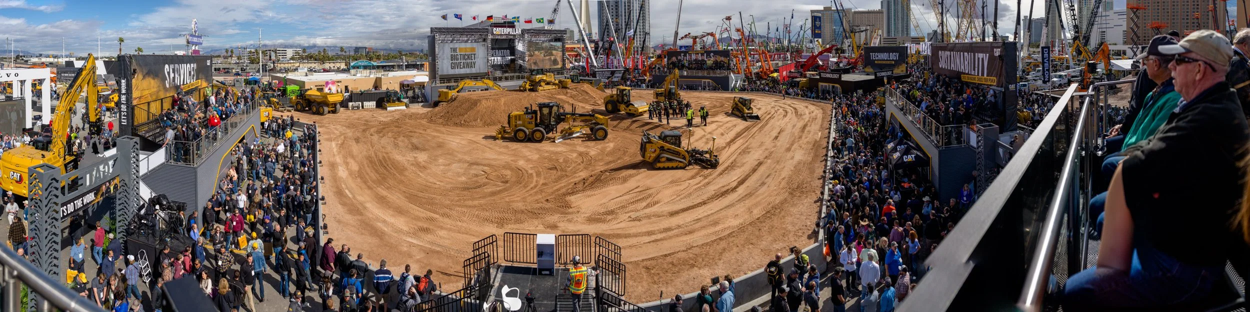 20230315 103920 Cat GOC Final 03 20230315 103908 Cat ConExpo 01 _EO20590-Pano-Editar.JPG