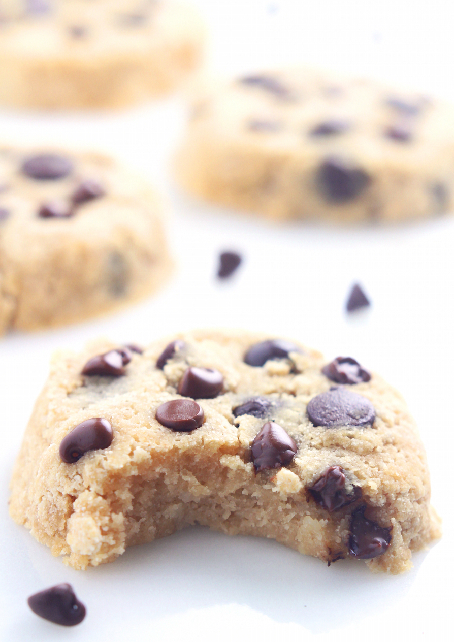 coconut-flour-chocolate-chip-cookies_2398.jpg