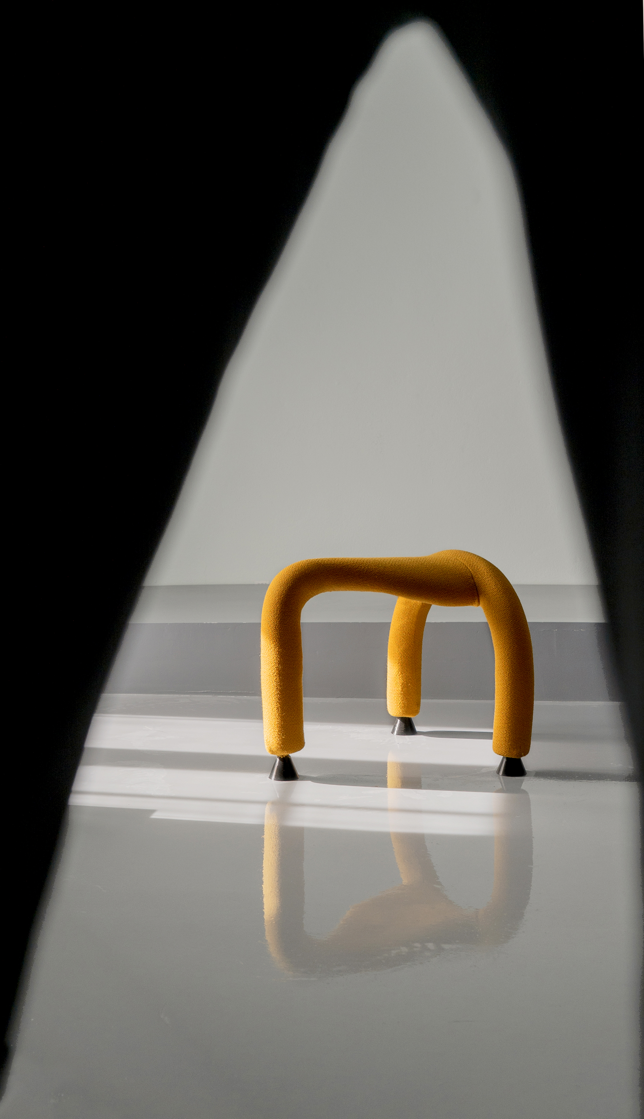 UN #142/256 Tot Seat by Edvin KlassonNamed after the Egyptian god for writing, Tot is a fantastical seat that suggests the medicinized look and feel of conventional work furniture is a passed stadium. Its three legs provide great stability and freed…
