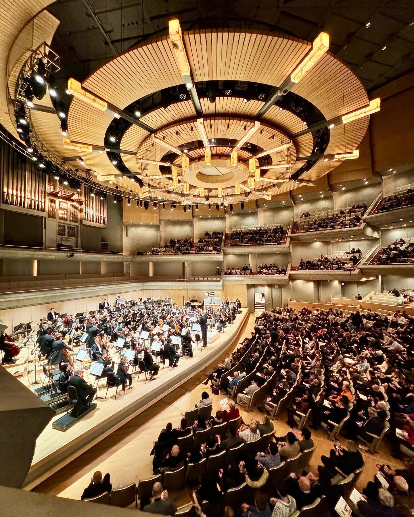 This weekend was an all-Italian, all-symphonic program at the @torontosymphony, ending with the epic tone poem, Pines of Rome! 

🇮🇹🏛️🎶