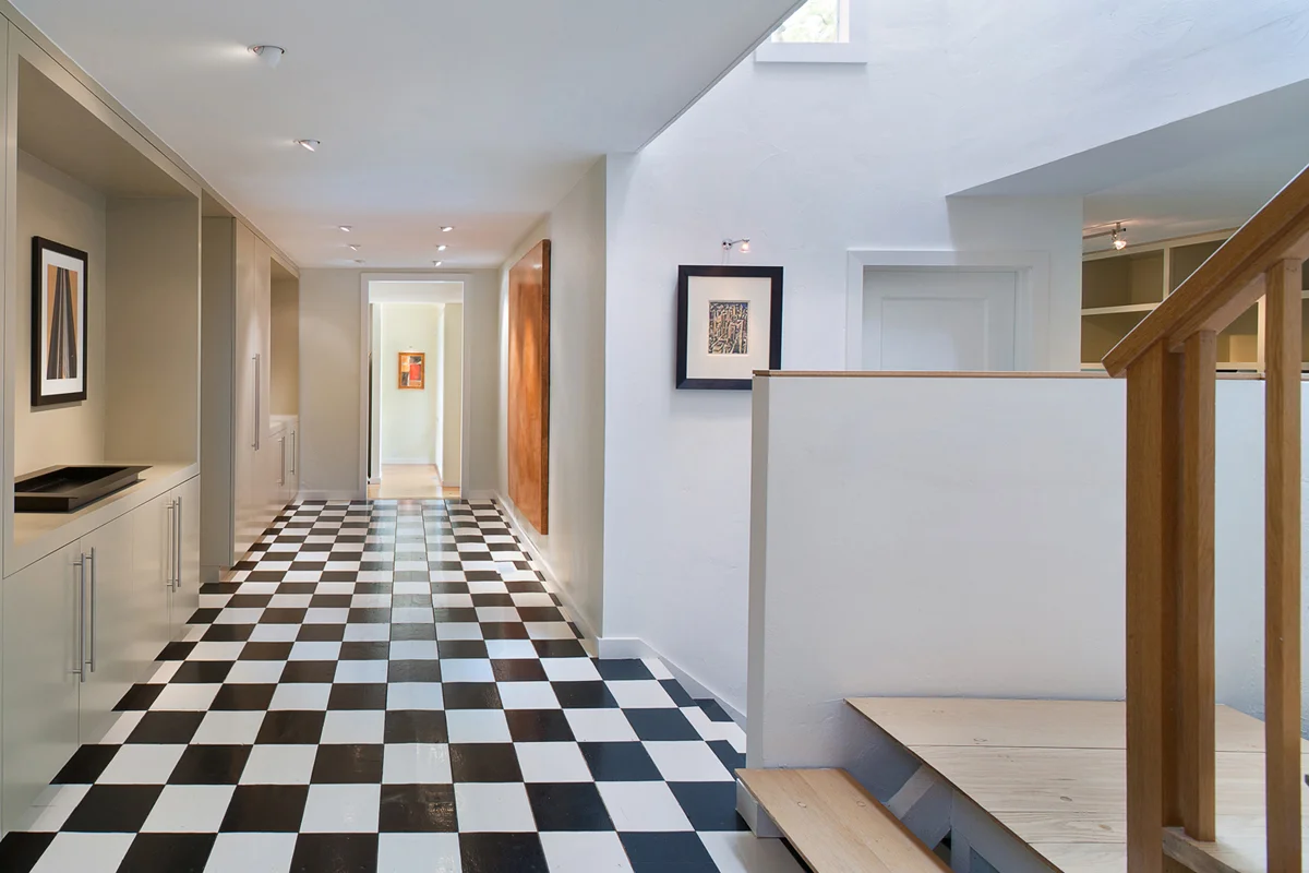 Foyer2.jpg