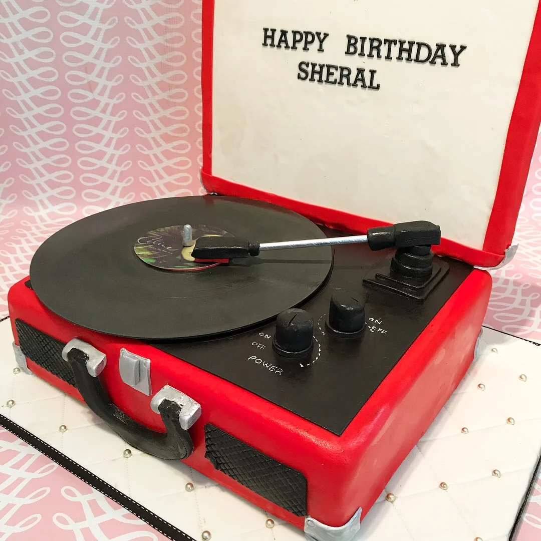 Turntable cake