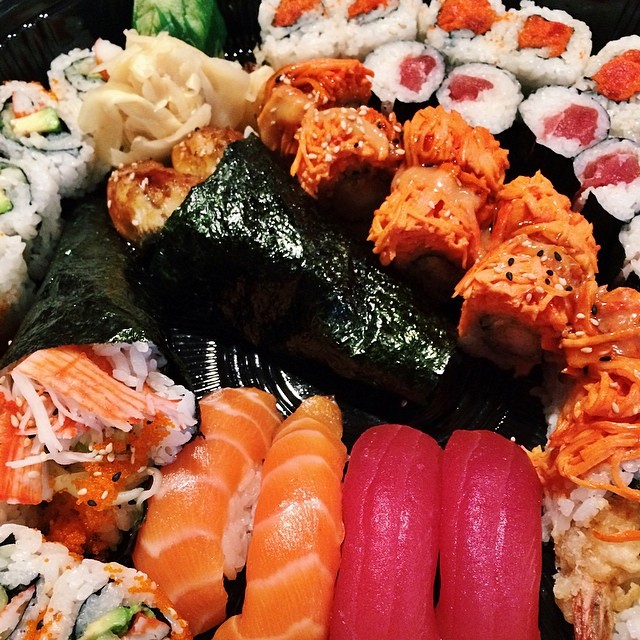 Happy Sushi Sunday at Sakura! #sakurahibachinj #sakura #hibachi #sushi #bobatea #parsippany #morriscounty #northjersey #nj #deliverytogo @deliverytogo