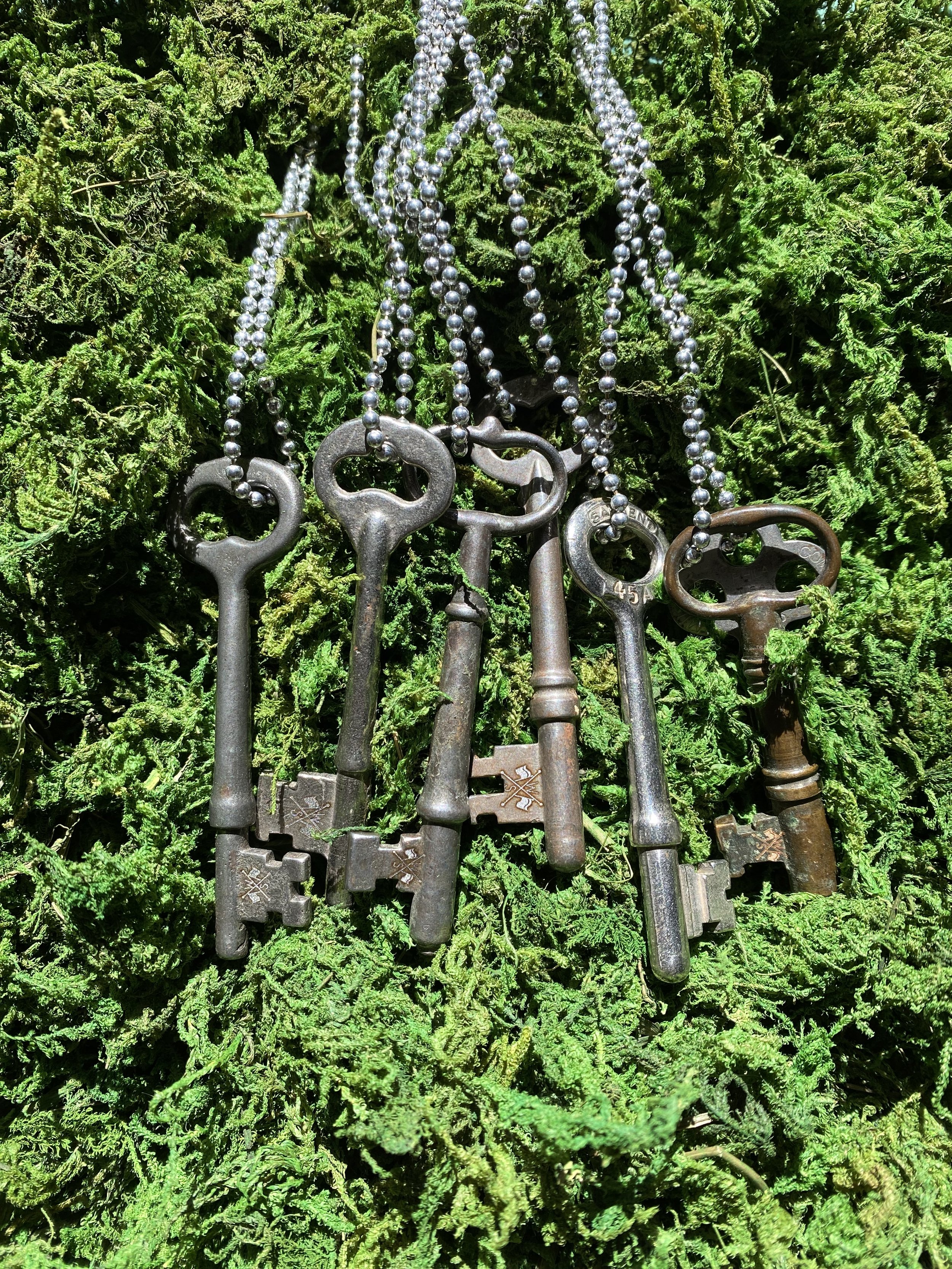 savageconfetti wkndsociety vintage key necklace2.jpeg