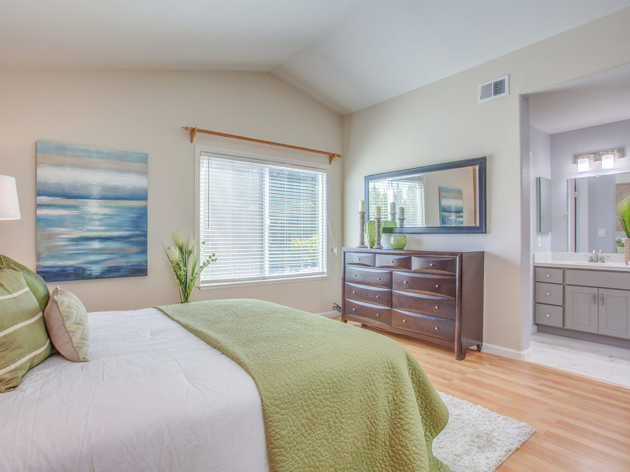 4620 Kelso St Union City CA-MLS_Size-016-7-Master Bedroom-1280x960-72dpi.jpg