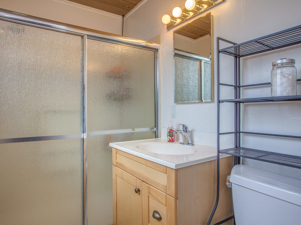 4026 Salem St Concord CA 94521-MLS_Size-021-30-Master Bathroom-1280x960-72dpi.jpg