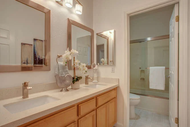 3731 Armour Ct Fremont CA-small-021-9-Full Bathroom-666x445-72dpi.jpg