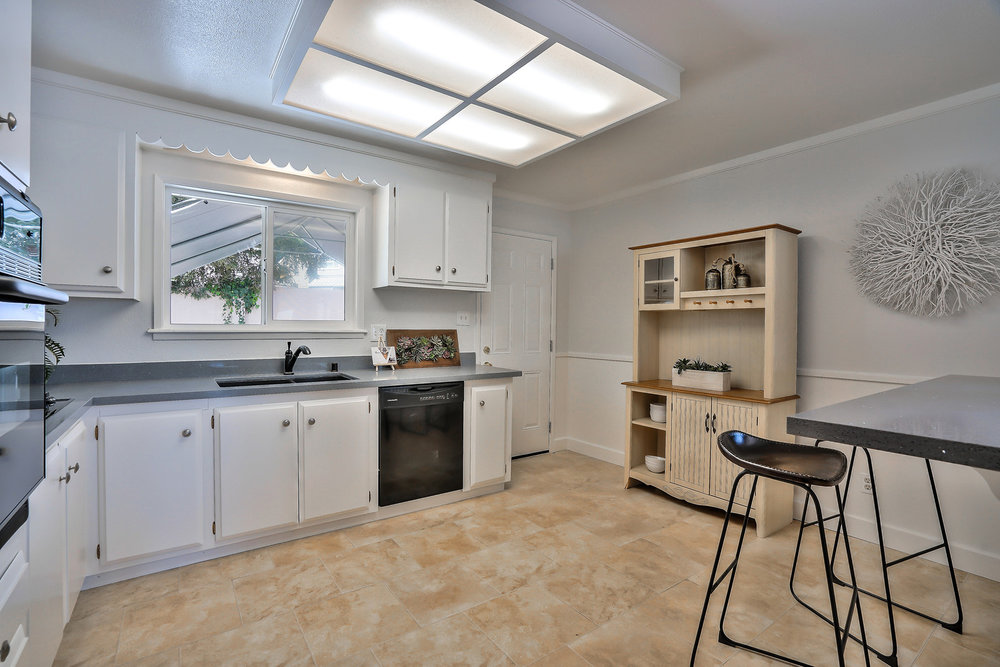 13_f8_40160_Blanchard_St_05072018_0013_mls.jpg