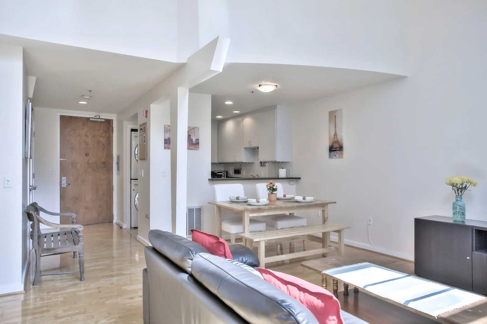 09_f8_49_Zoe_Street_3_082018_009_mls.jpg