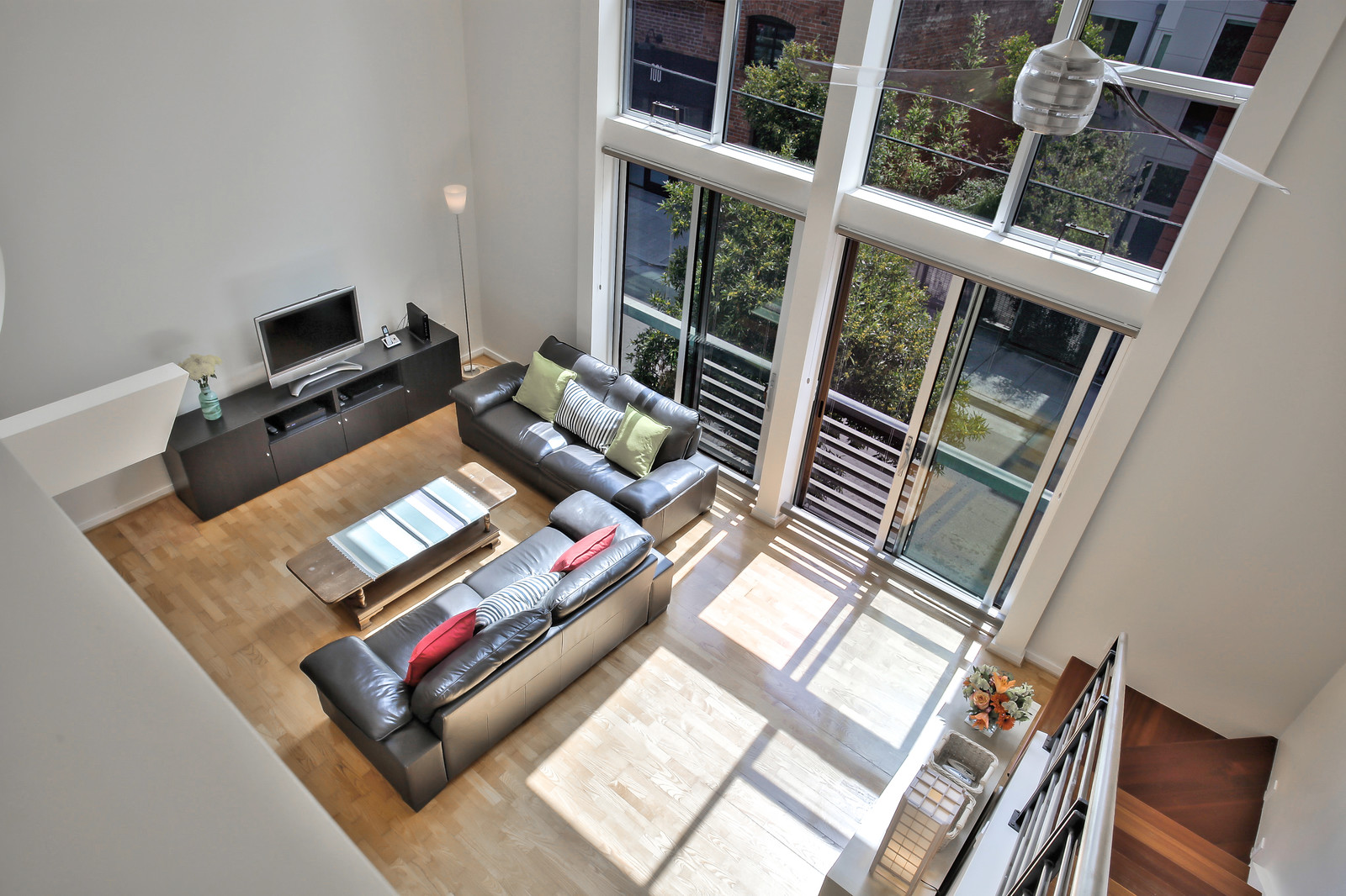 18_f8_49_Zoe_Street_3_082018_018_mls.jpg