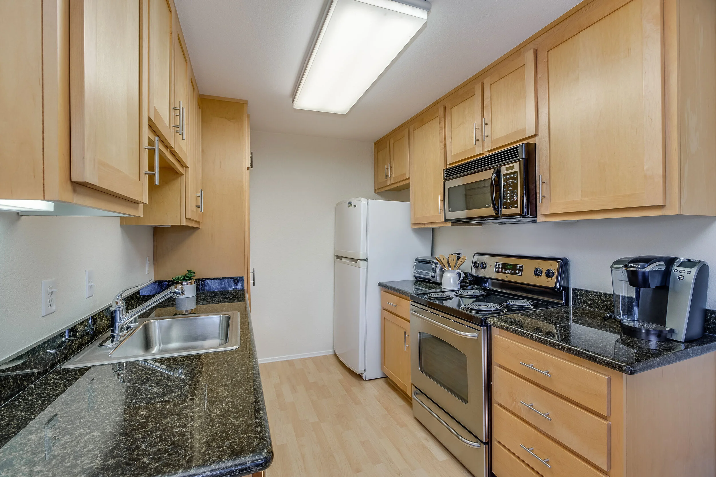 900Cambridgeunit184-11.jpg