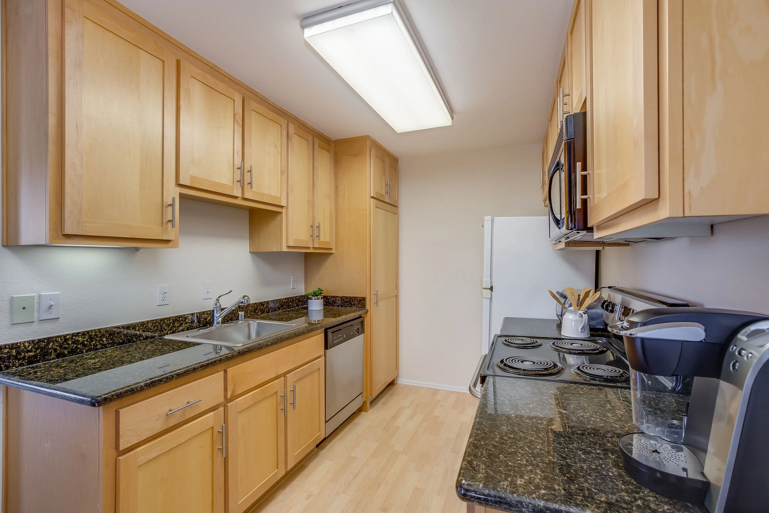 900Cambridgeunit184-12.jpg
