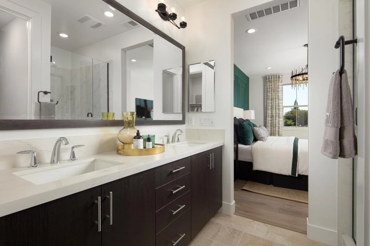 370Aleso_Tilton_Hires-9_Primary-Bath_1800.jpg