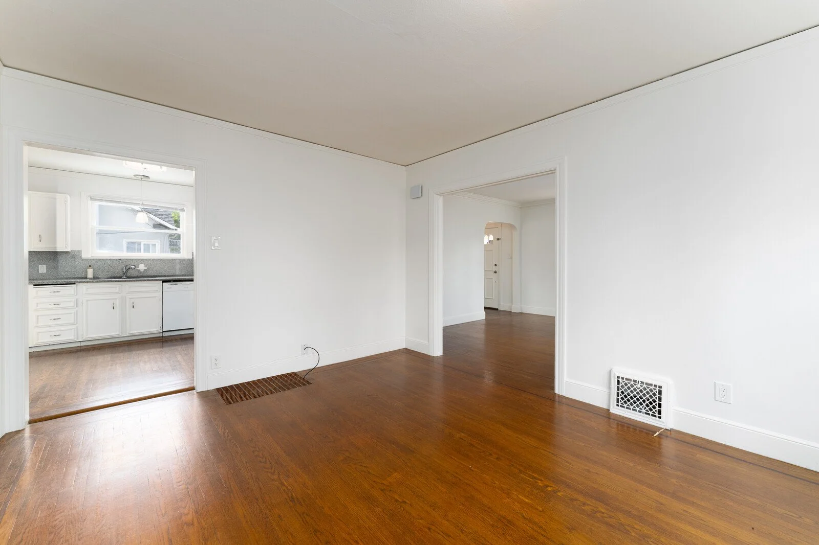 14_736_Linden_Burlingame_014_mls.jpg