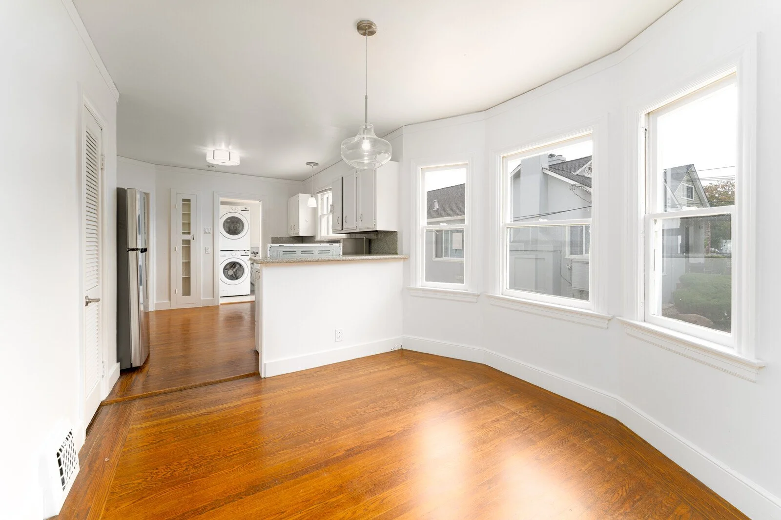 15_736_Linden_Burlingame_015_mls.jpg