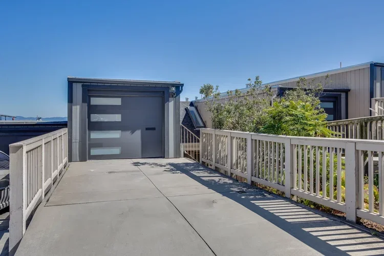 119 Topaz Way