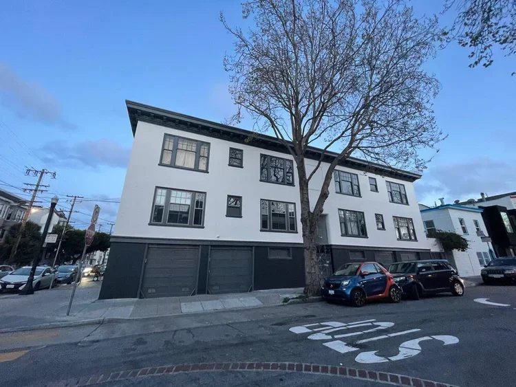 3 Capp St