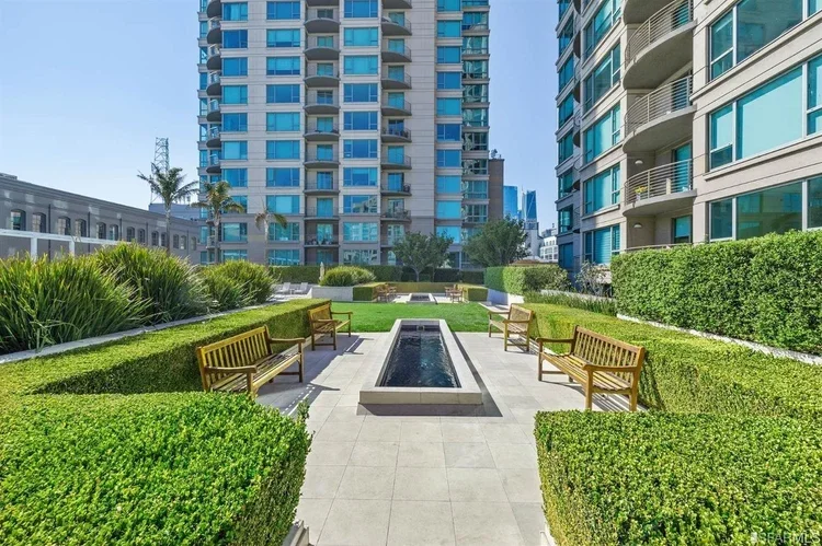 239 Brannan St Unit 8D