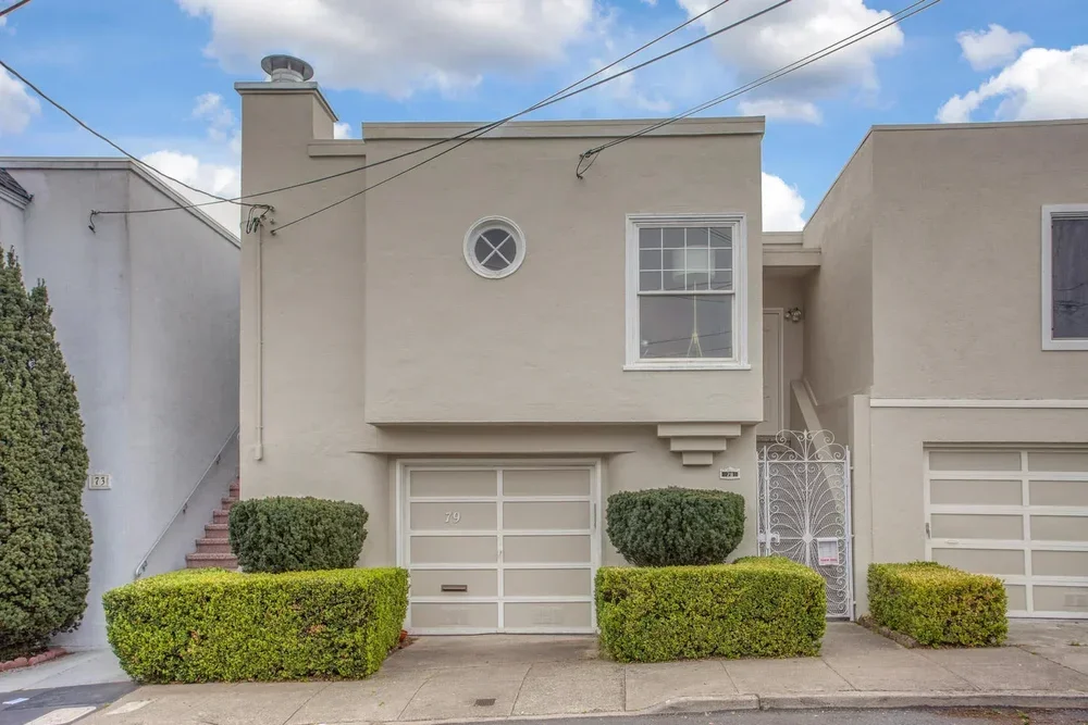 79 Kempton Ave