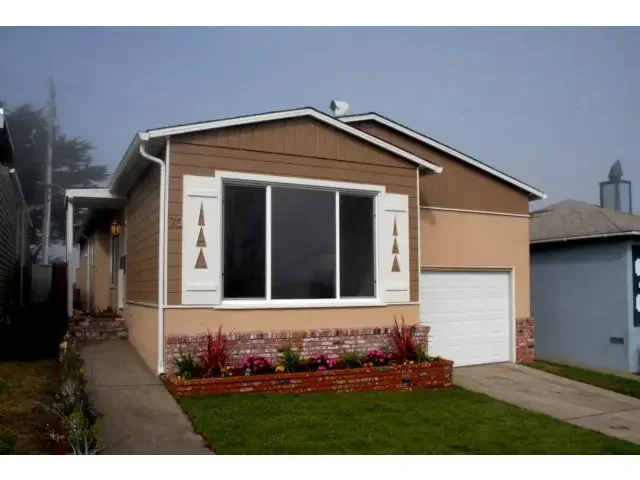 70 Menlo Ave