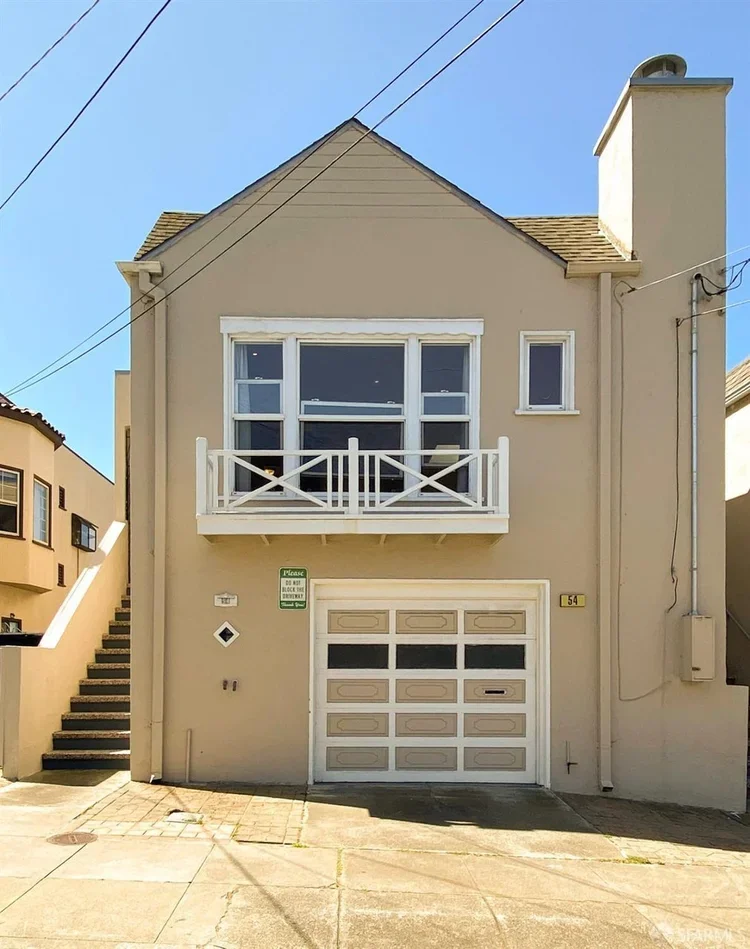54 Bismark St