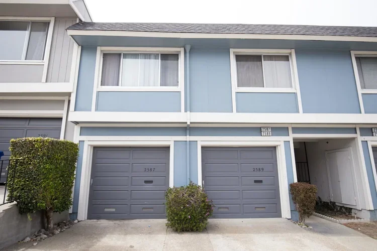 2587 Greendale Drive