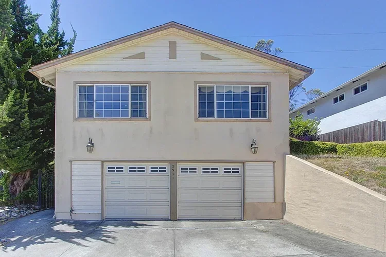 2921 Fleetwood Drive
