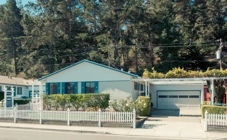 1511 Crestwood Drive