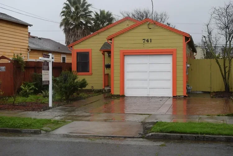 741 3rd Ave