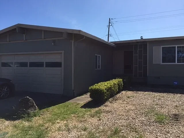 3761 Elston