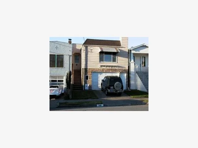 548 Walnut St
