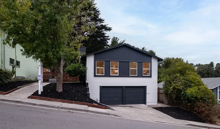 1441 Crestwood Dr