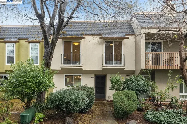 3014 Cerro Vista