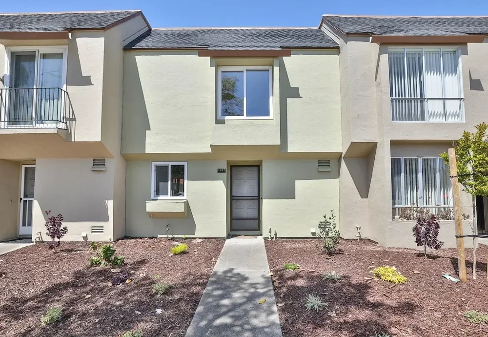 1037 Fontana Dr