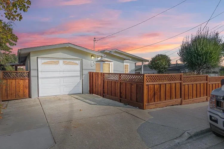218 San Joaquin Ave