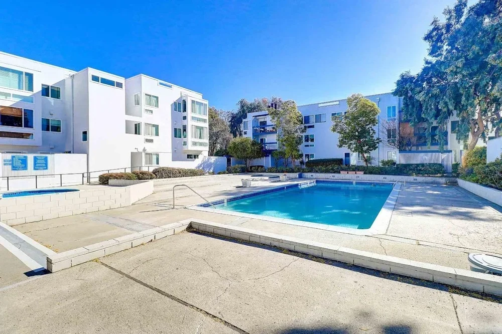 1041 Shell Blvd #7