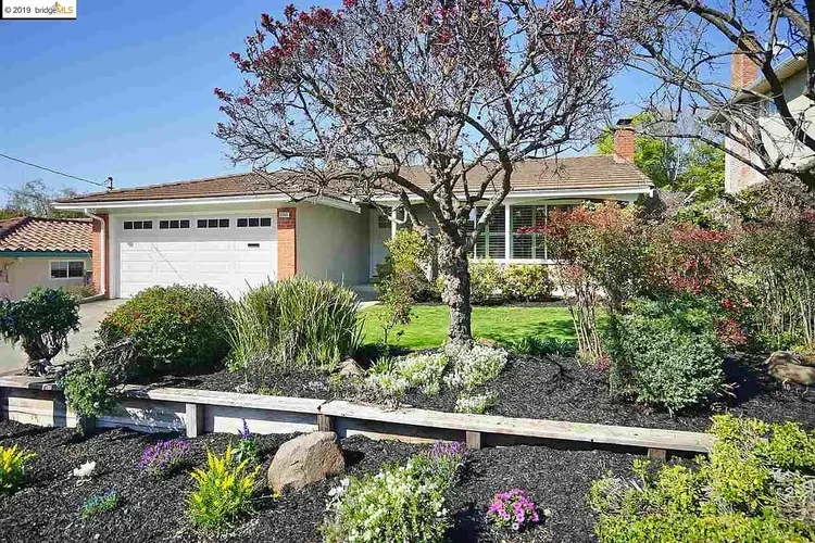 3246 Bridle Drive