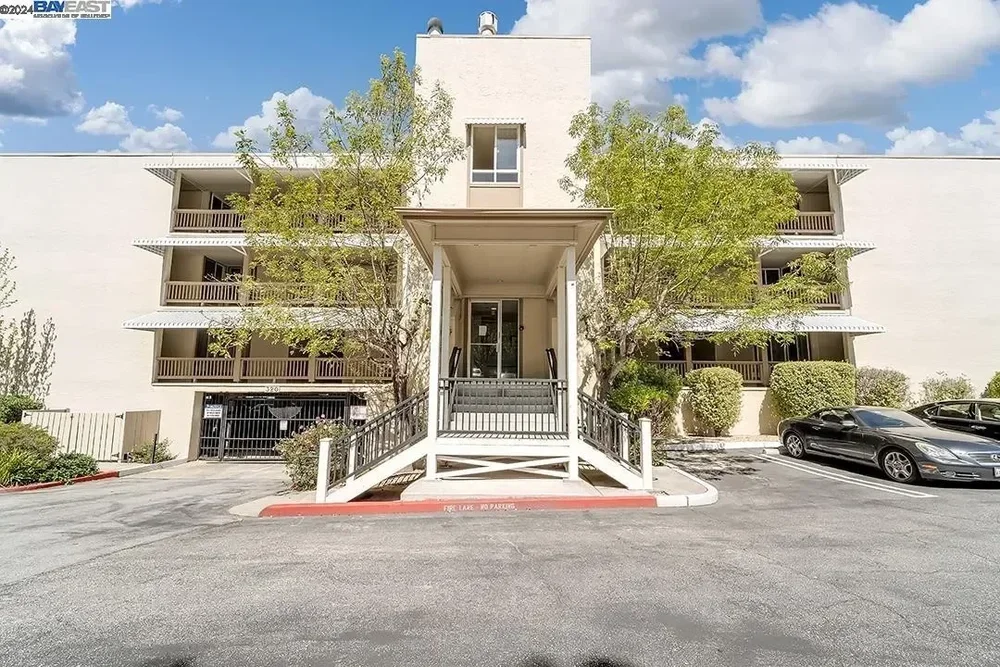 320 Vallejo Dr #30