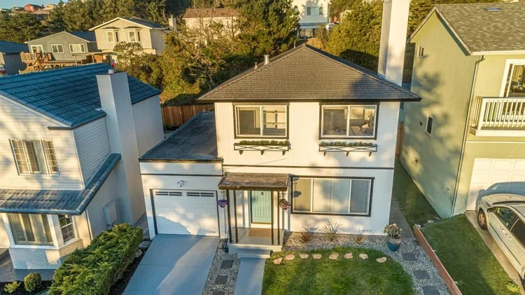359 Inverness Dr