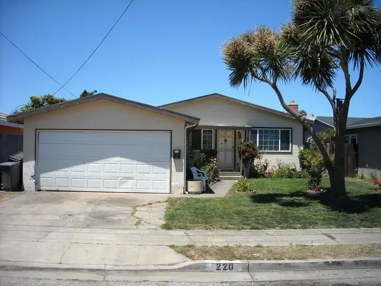 220 Greenway Dr