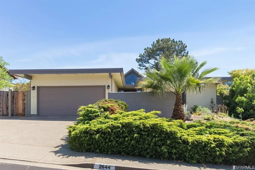 2644 Alhambra Way
