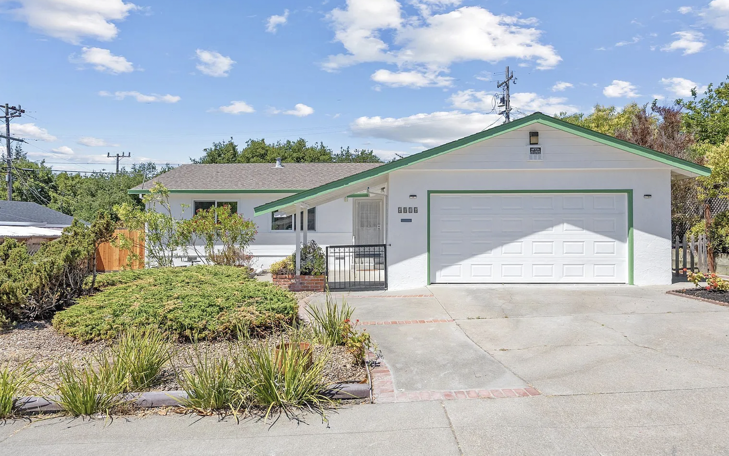 4816 Meadowbrook Dr
