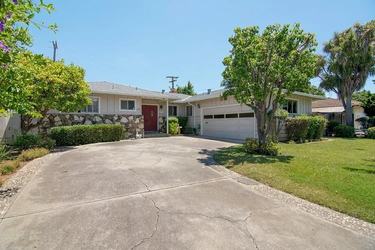 1118 Phelps Ave