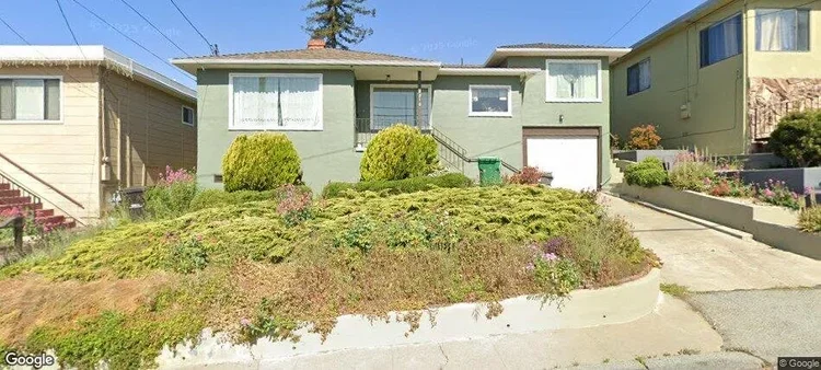 2210 Pomar Vista St