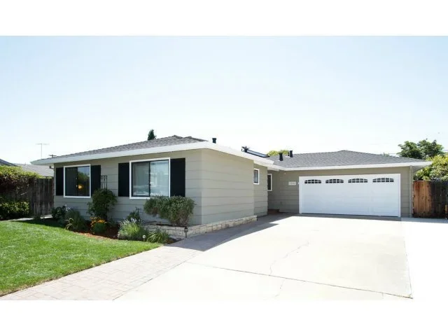 3298 Los Prados Way