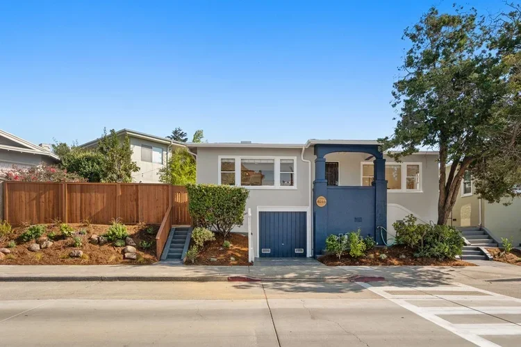 4016 Park Blvd.